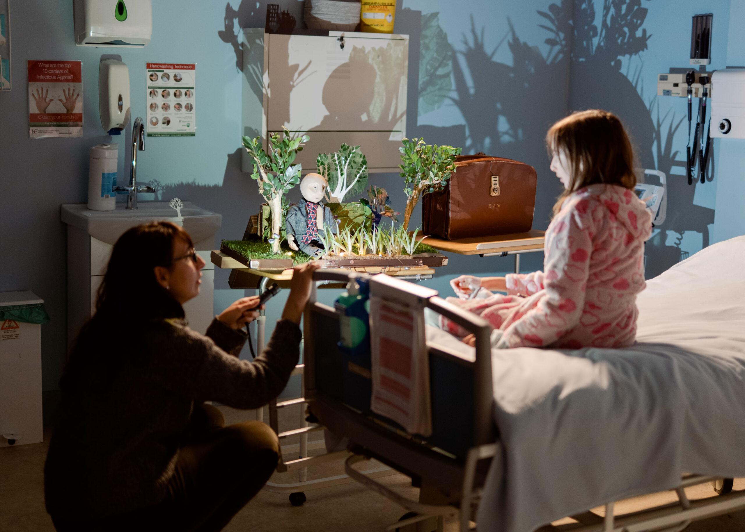 Image shown: Manuela Corbari tells the story of ‘The busy man’. Photo credit: Tom Flanagan.